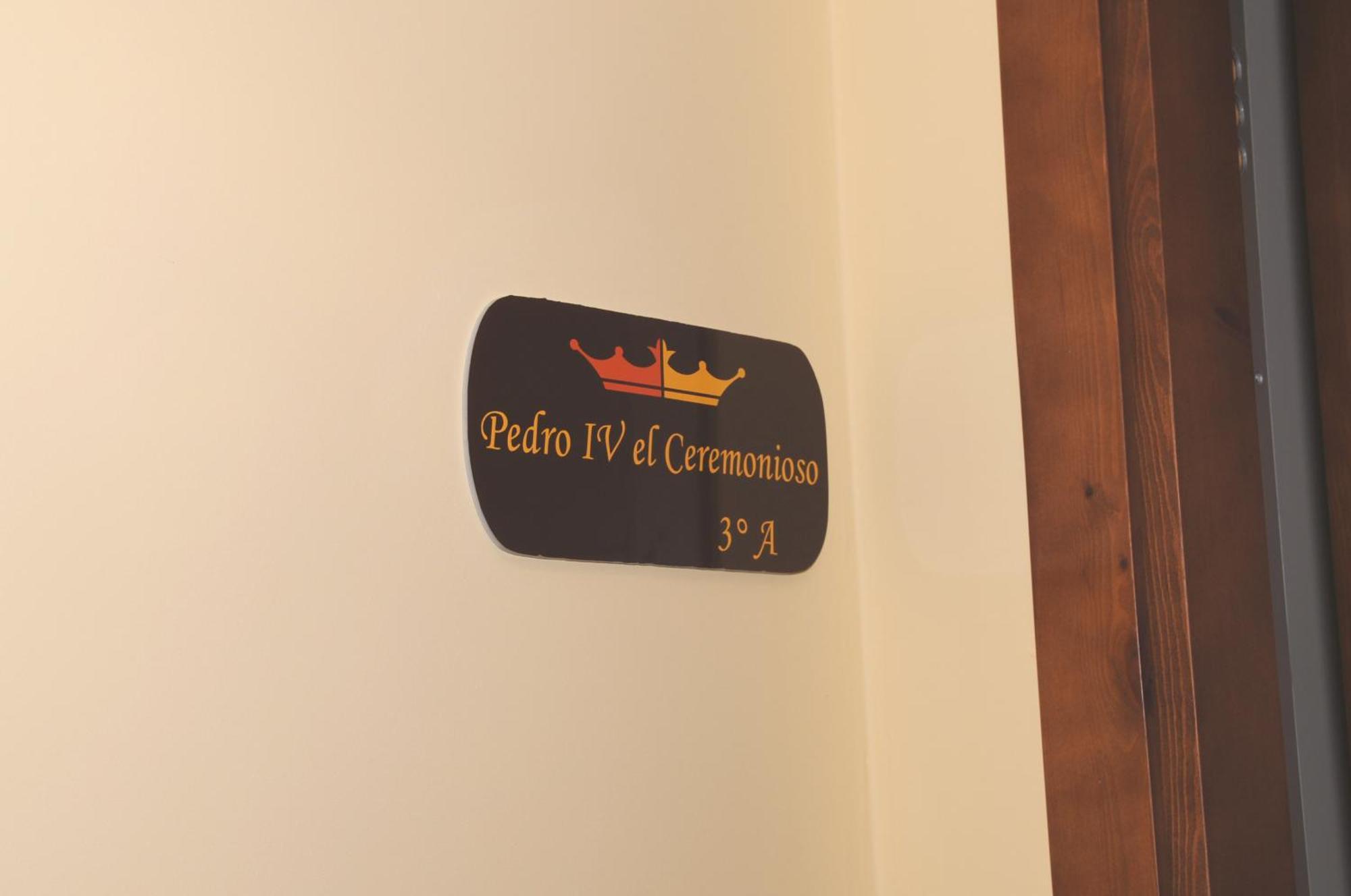 Apartmán Edificio Reyes La Adrada Exteriér fotografie